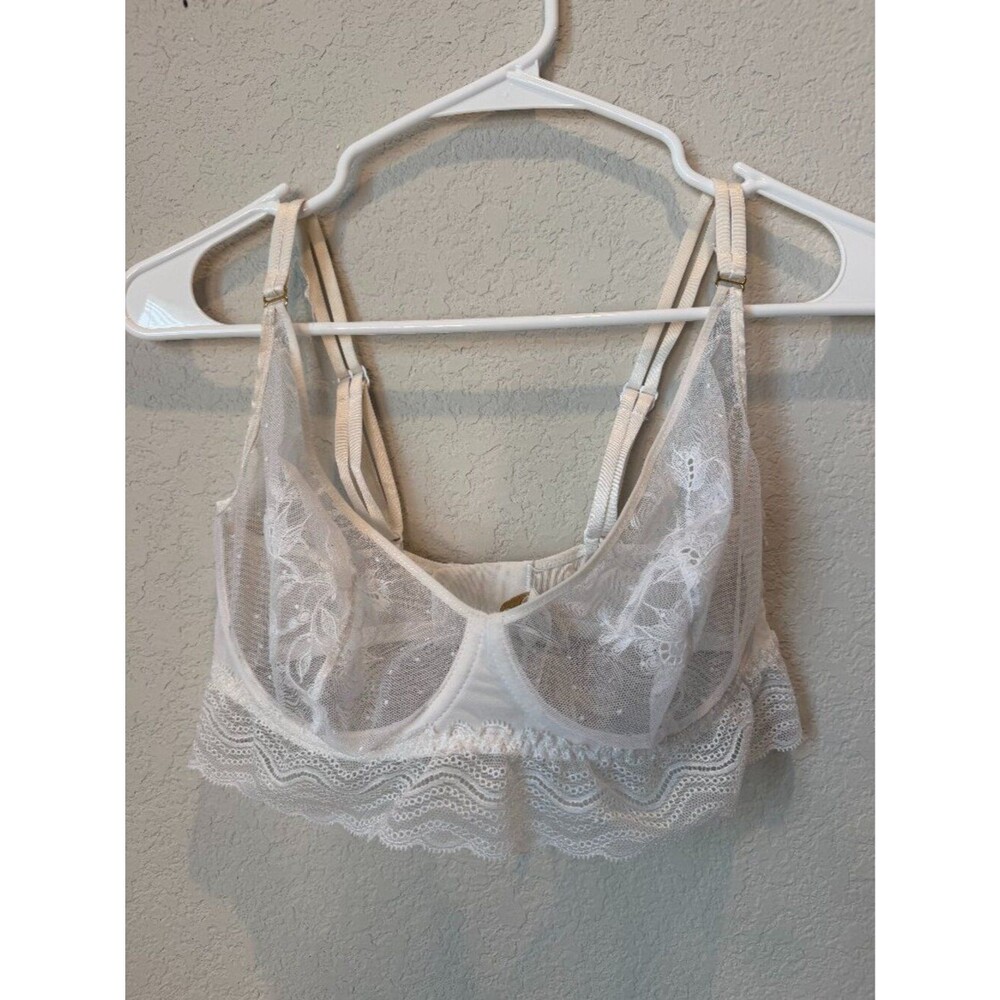 Chantelle White Lace Bra Size 32 DDD